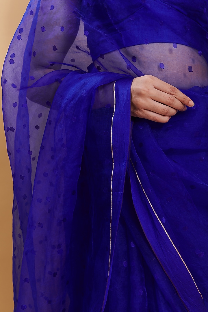 Blue Handwoven Organza Silk Jamdani Party Wear Saree by Surmaye at Pernia's Pop Up Shop