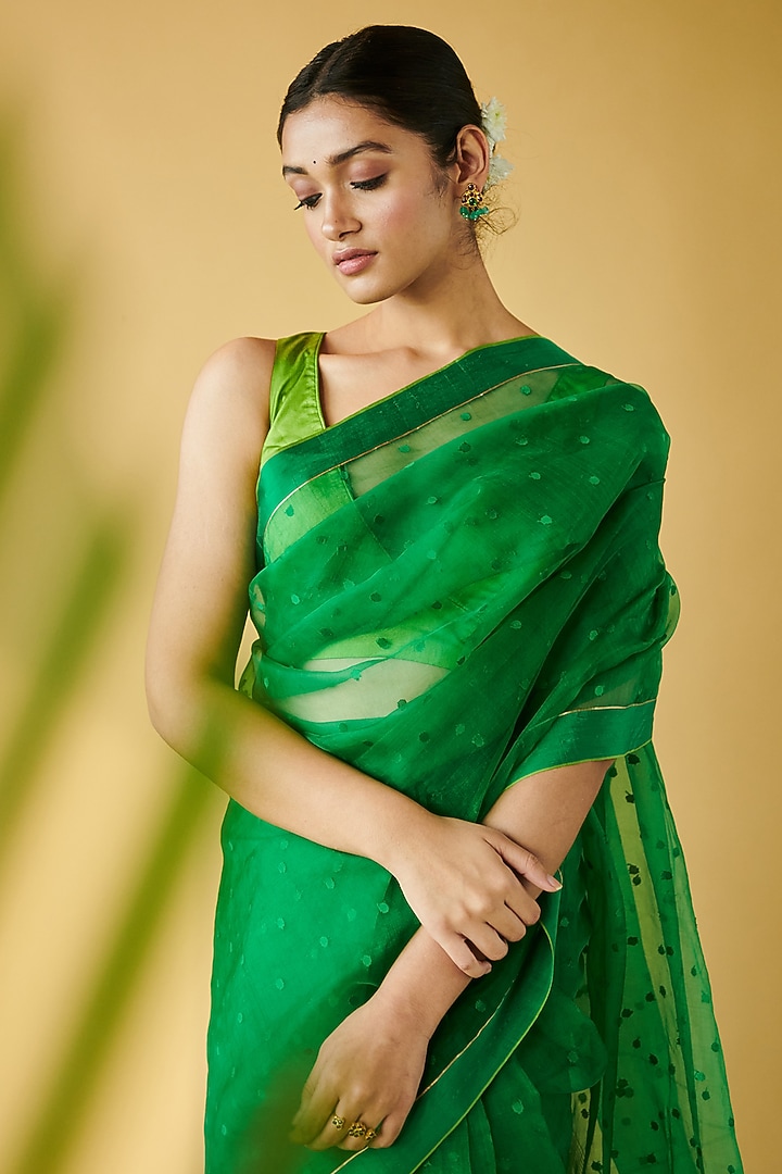Green Handwoven Organza Silk Jamdani Party Wear Saree by Surmaye at Pernia's Pop Up Shop