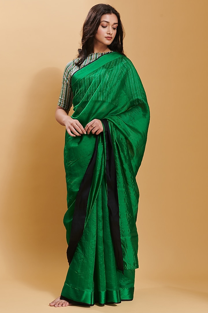Green Handwoven Organza Mulberry Silk Party Wear Saree by Surmaye at Pernia's Pop Up Shop