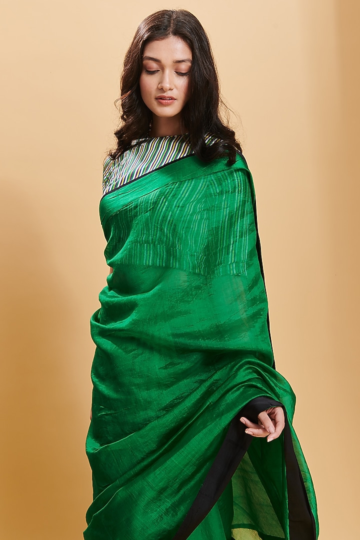 Green Handwoven Organza Mulberry Silk Party Wear Saree by Surmaye at Pernia's Pop Up Shop
