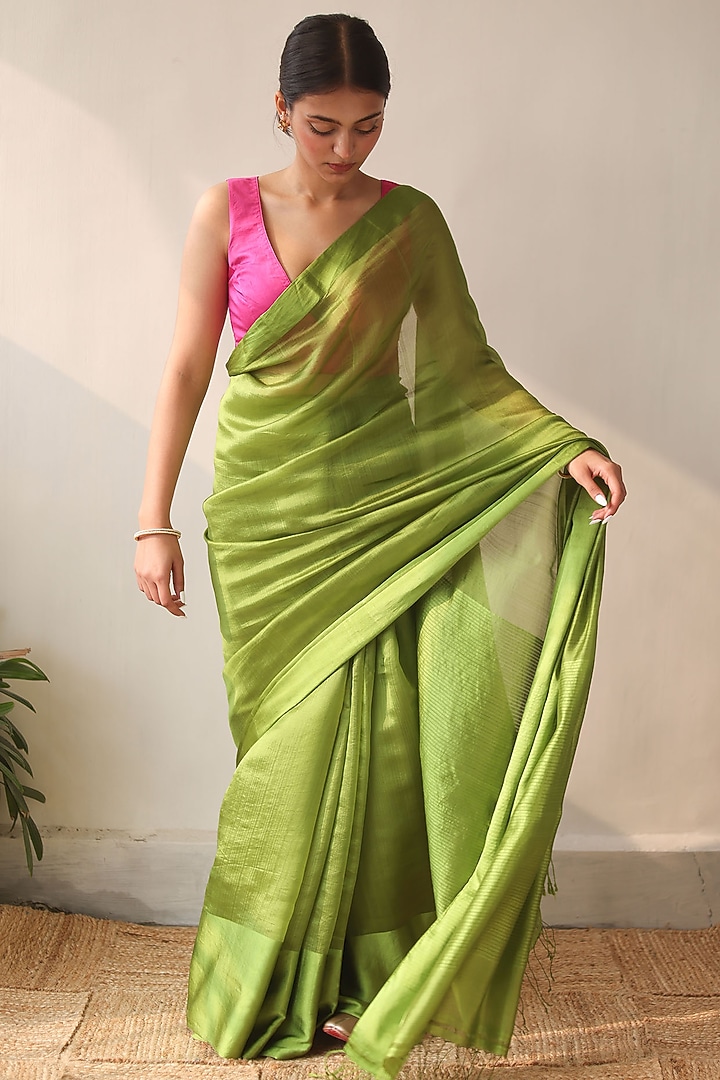 Green Handwoven Organza Mulberry Silk Party Wear Saree by Surmaye at Pernia's Pop Up Shop