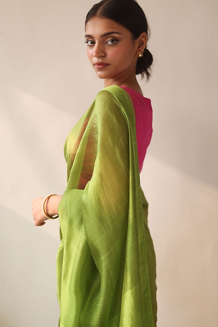 Green Handwoven Organza Mulberry Silk Party Wear Saree by Surmaye at Pernia's Pop Up Shop
