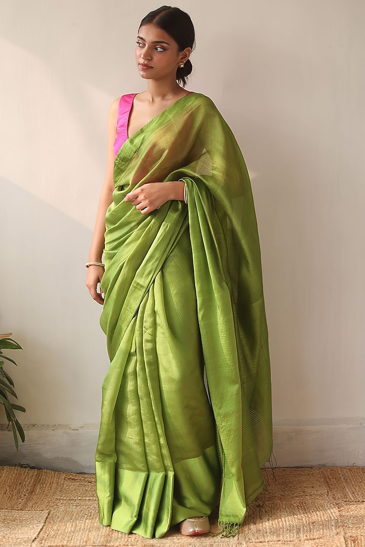 Green Handwoven Organza Mulberry Silk Party Wear Saree by Surmaye at Pernia's Pop Up Shop