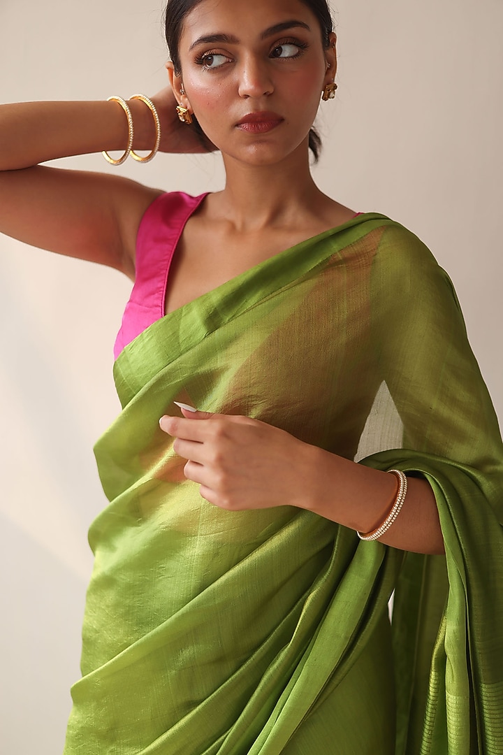 Green Handwoven Organza Mulberry Silk Party Wear Saree by Surmaye at Pernia's Pop Up Shop