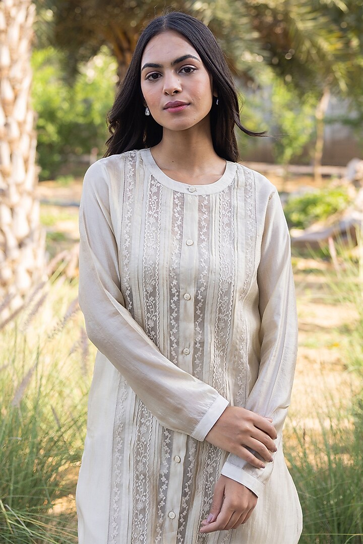 Beige Handwoven Organza Mulberry Silk Embroidered Kurta Set by Surmaye at Pernia's Pop Up Shop