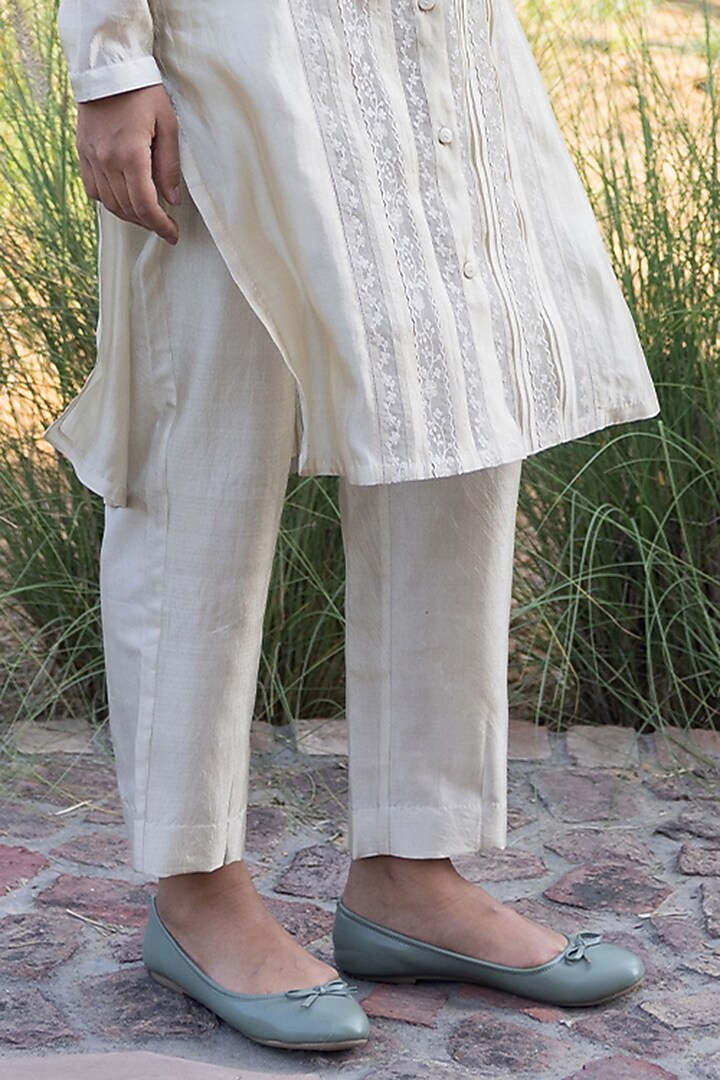 Beige Handwoven Organza Mulberry Silk Embroidered Kurta Set by Surmaye at Pernia's Pop Up Shop