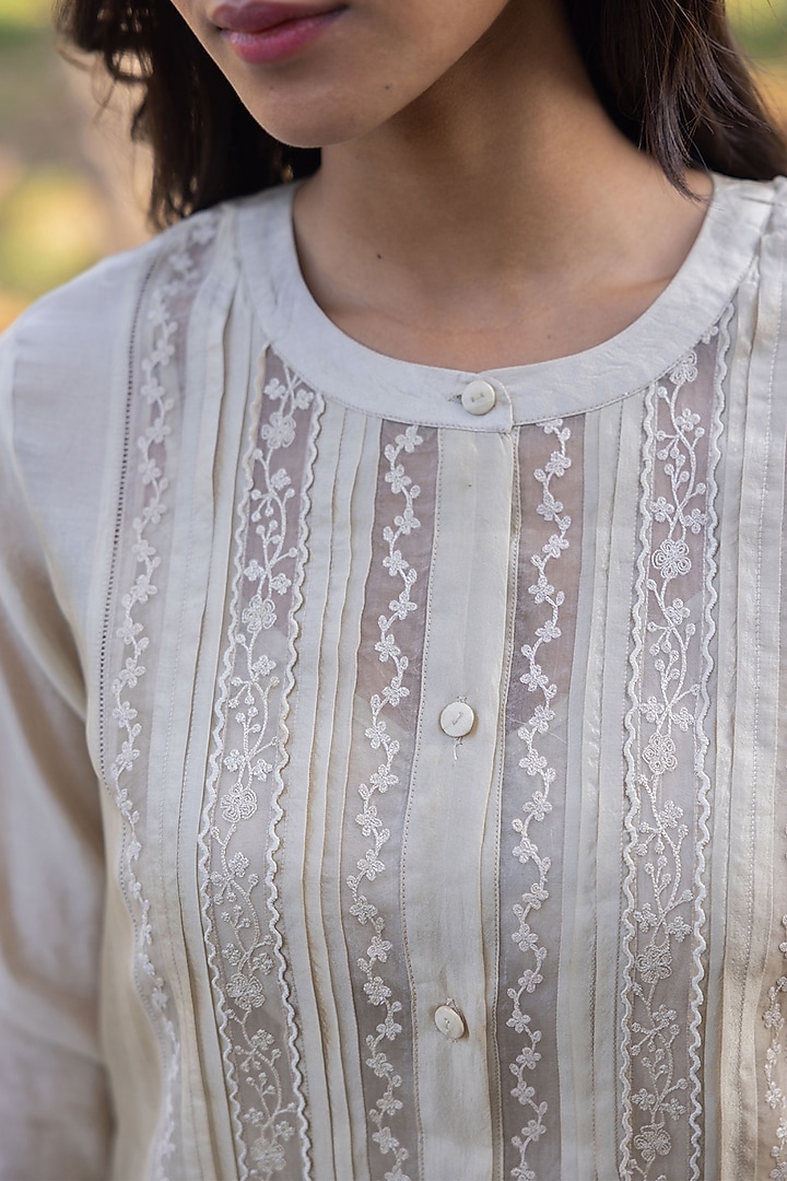 Beige Handwoven Organza Mulberry Silk Embroidered Kurta Set by Surmaye at Pernia's Pop Up Shop