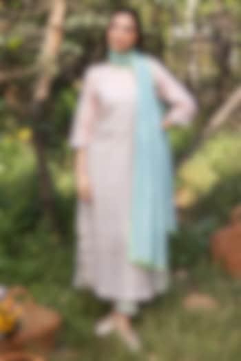 Pink Handwoven Fine Silk Khadi Embroidered Kurta Set by Surmaye at Pernia's Pop Up Shop