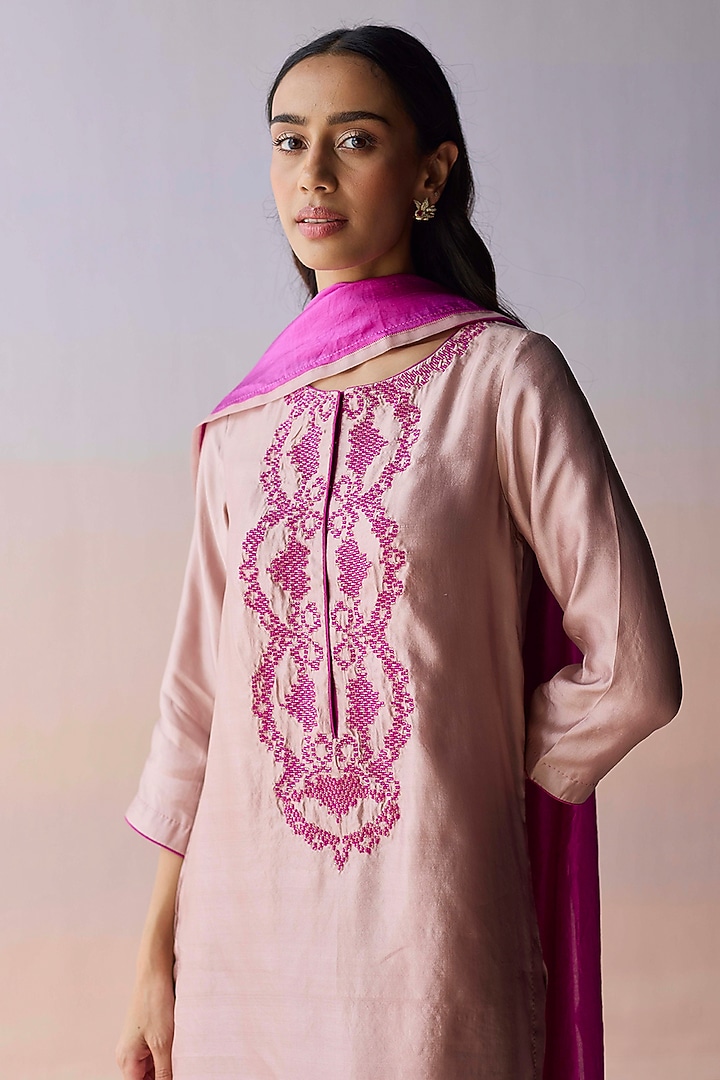 Blush Pink Organza Mulberry Silk Floral Embroidered Kurta Set by Surmaye at Pernia's Pop Up Shop