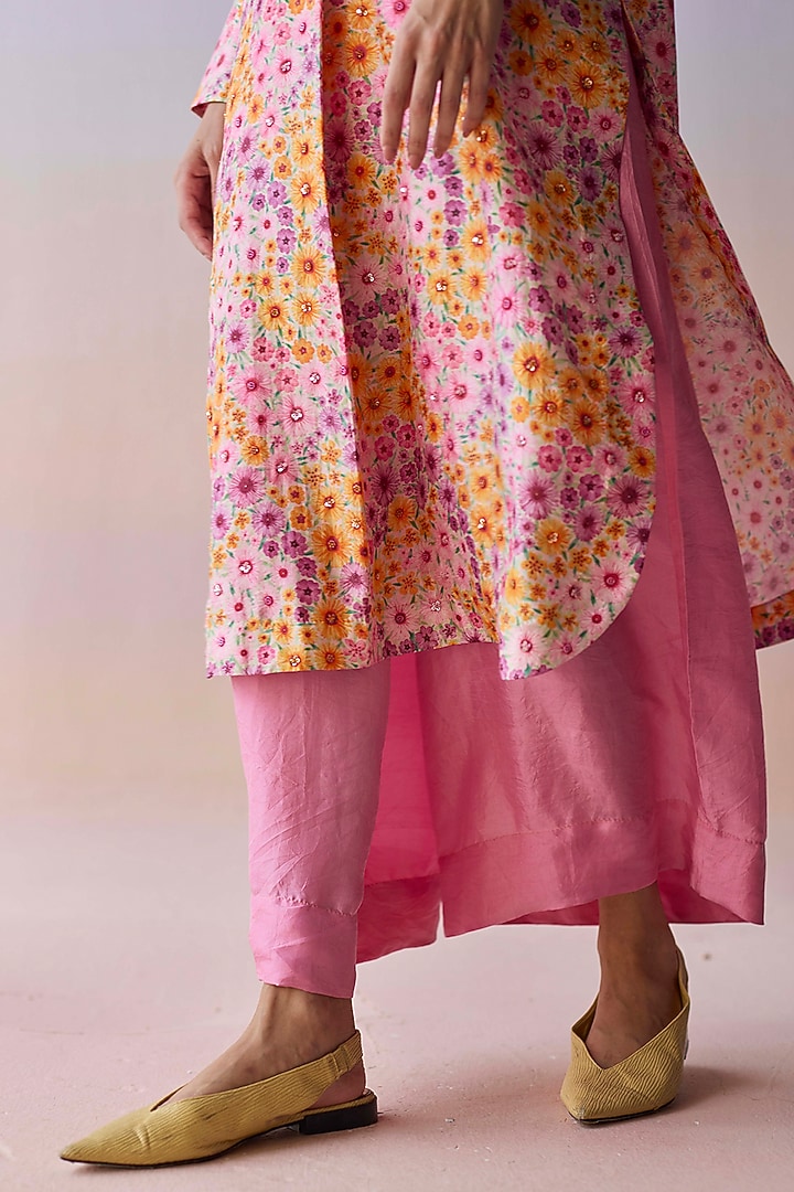 Pink Handspun Malda Silk Floral Printed Kurta Set by Surmaye at Pernia's Pop Up Shop