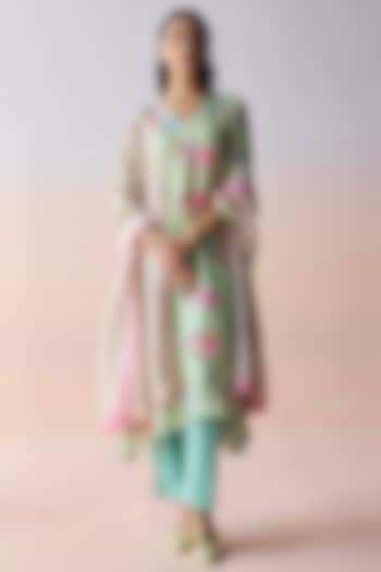 Green Handspun Malda Silk Floral Printed Kurta Set by Surmaye at Pernia's Pop Up Shop
