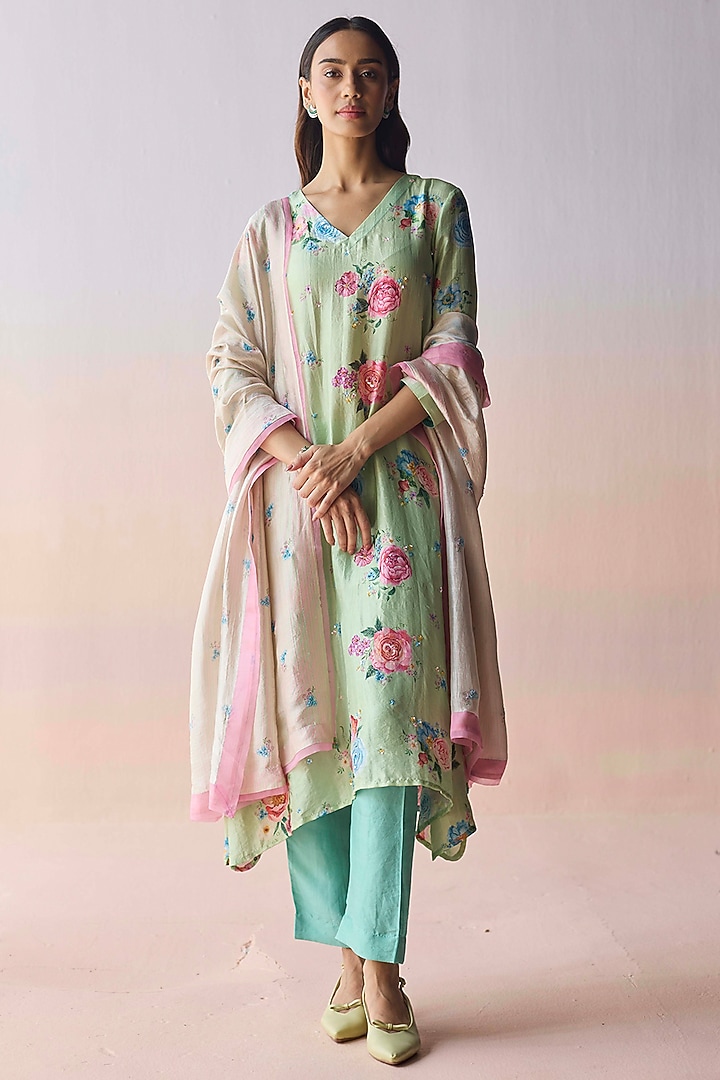 Green Handspun Malda Silk Floral Printed Kurta Set by Surmaye at Pernia's Pop Up Shop
