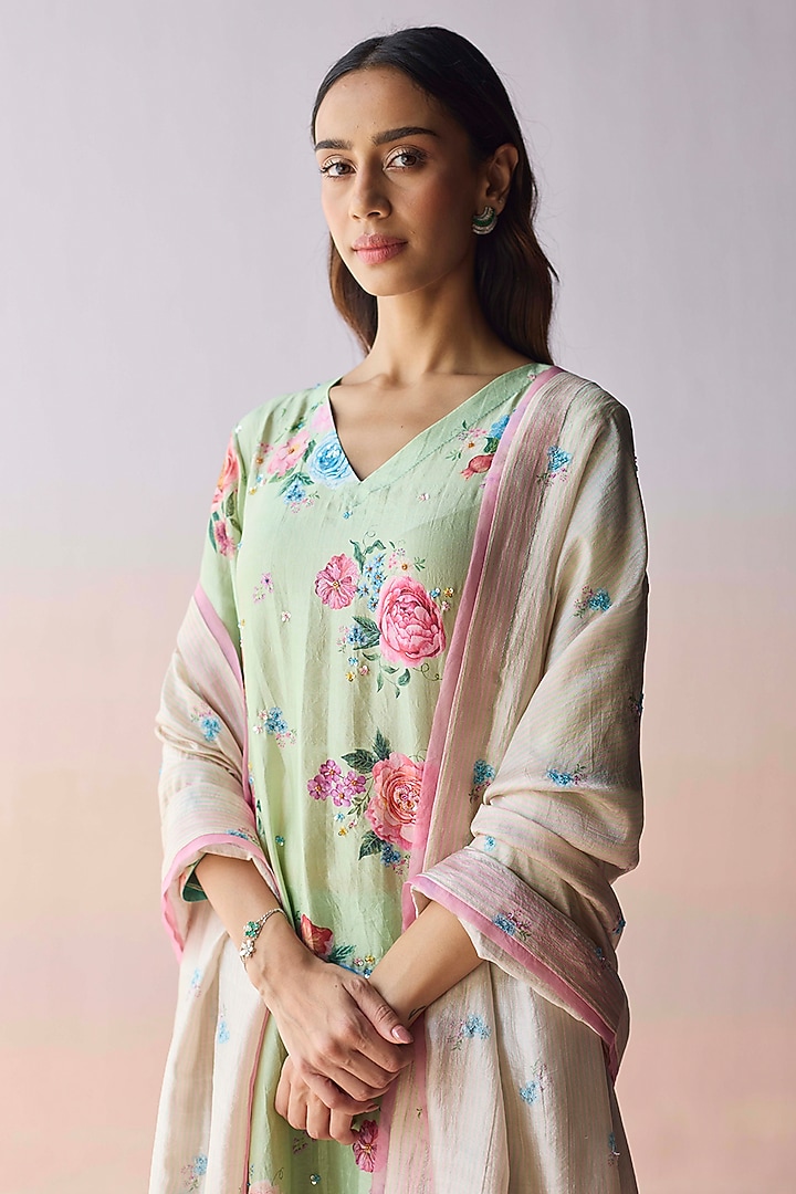 Green Handspun Malda Silk Floral Printed Kurta Set by Surmaye at Pernia's Pop Up Shop
