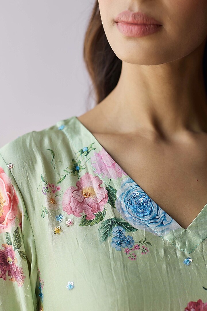 Green Handspun Malda Silk Floral Printed Kurta Set by Surmaye at Pernia's Pop Up Shop