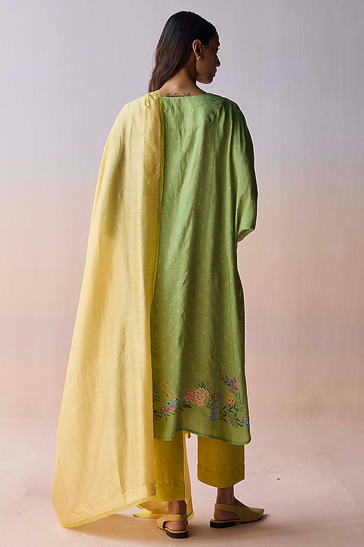 Green Handspun Malda Silk Floral Printed Kurta Set by Surmaye at Pernia's Pop Up Shop