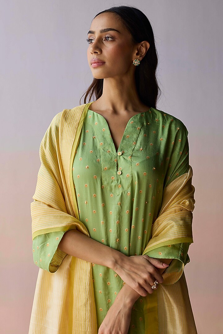 Green Handspun Malda Silk Floral Printed Kurta Set by Surmaye at Pernia's Pop Up Shop