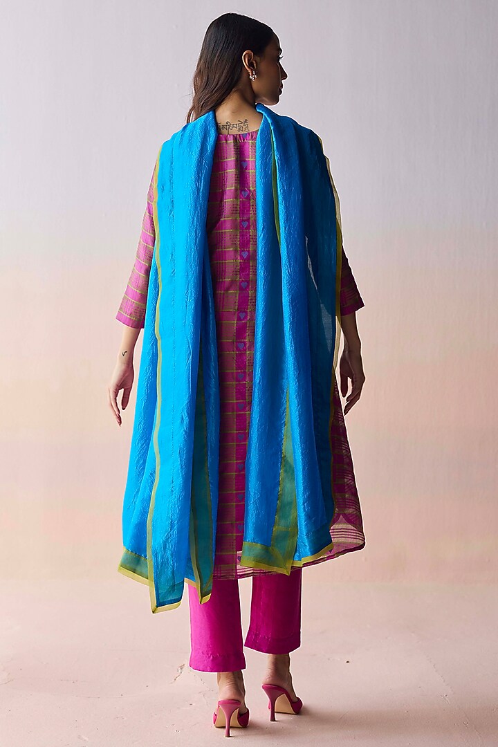 Pink Handwoven Organza Mulberry Silk Jamdani Motif Kurta Set by Surmaye at Pernia's Pop Up Shop