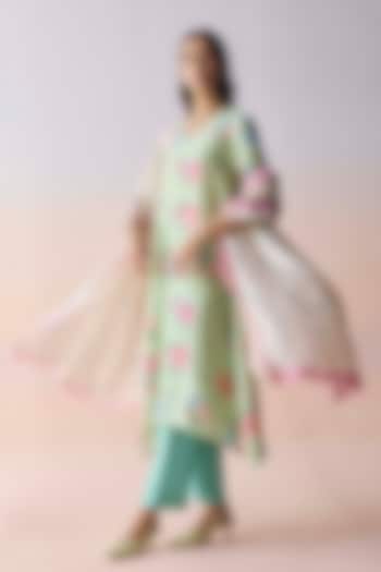 Pink Handwoven Mulberry Silk Striped Dupatta by Surmaye at Pernia's Pop Up Shop