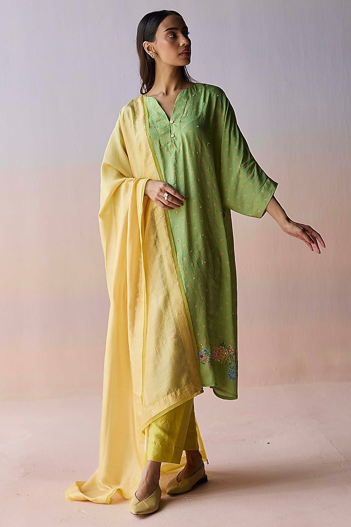Yellow Handwoven Mulberry Silk Striped Dupatta by Surmaye at Pernia's Pop Up Shop
