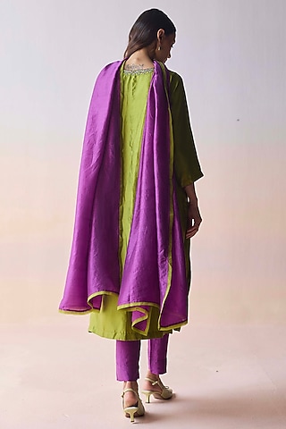 Purple Handwoven Mulberry Silk Dupatta by Surmaye