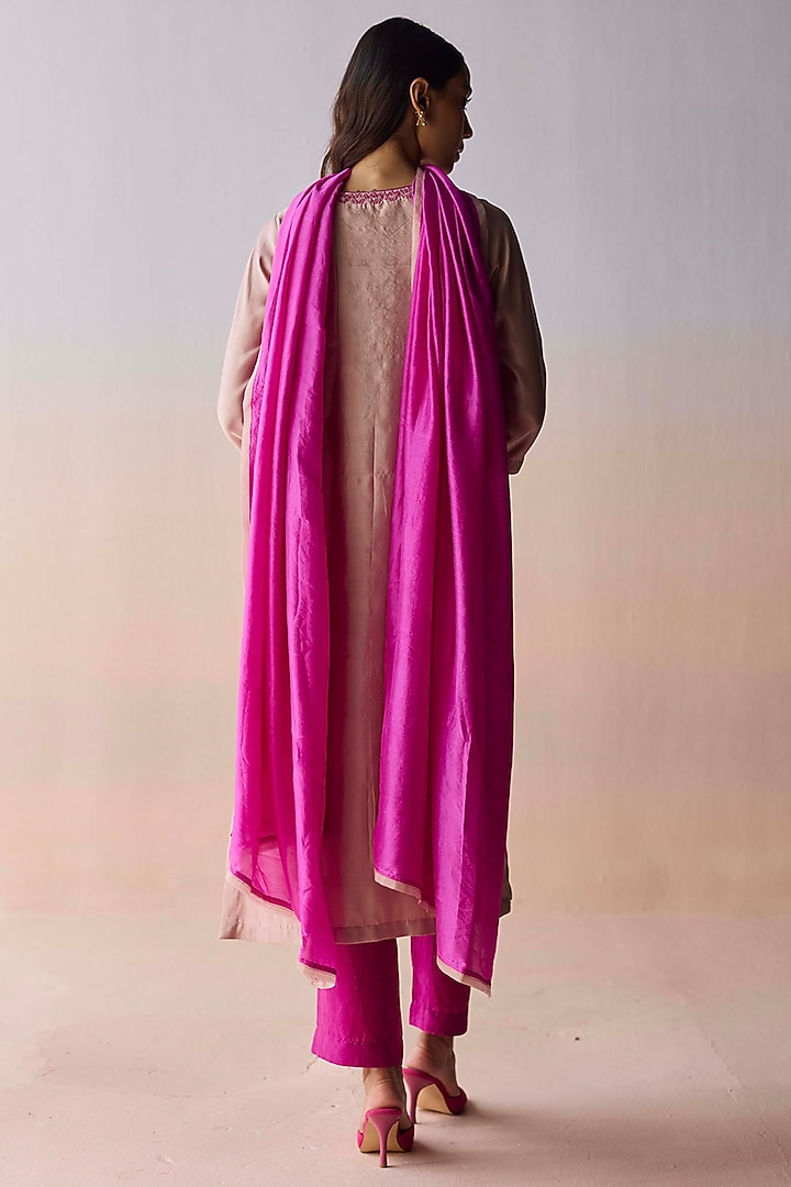 Pink Handwoven Mulberry Silk Dupatta by Surmaye at Pernia's Pop Up Shop