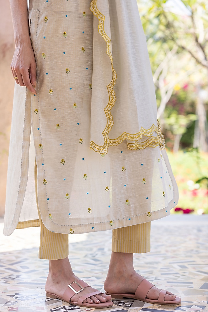 Beige Handwoven Silk Khadi Hand Embroidered Kurta Set by Surmaye at Pernia's Pop Up Shop