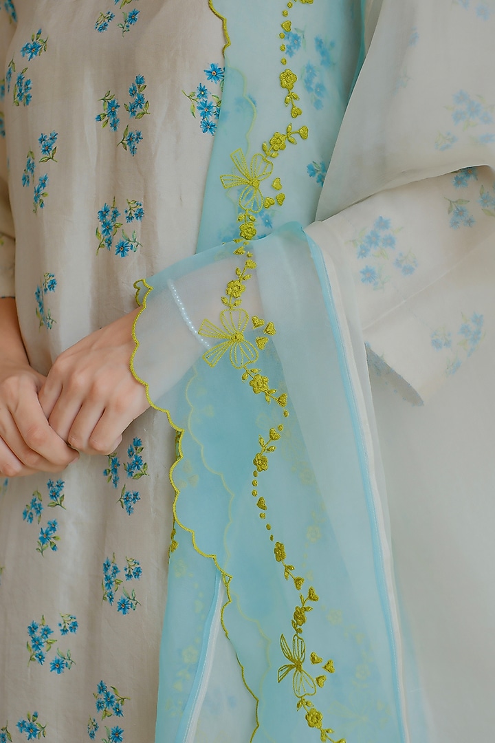Beige Handspun Malda Silk Floral Printed Kurta Set by Surmaye at Pernia's Pop Up Shop