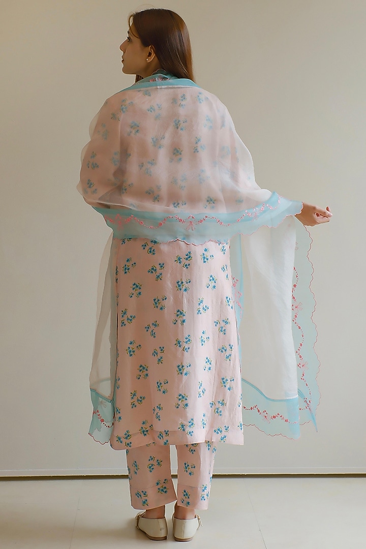 Pink Handspun Malda Silk Floral Printed Kurta Set by Surmaye at Pernia's Pop Up Shop