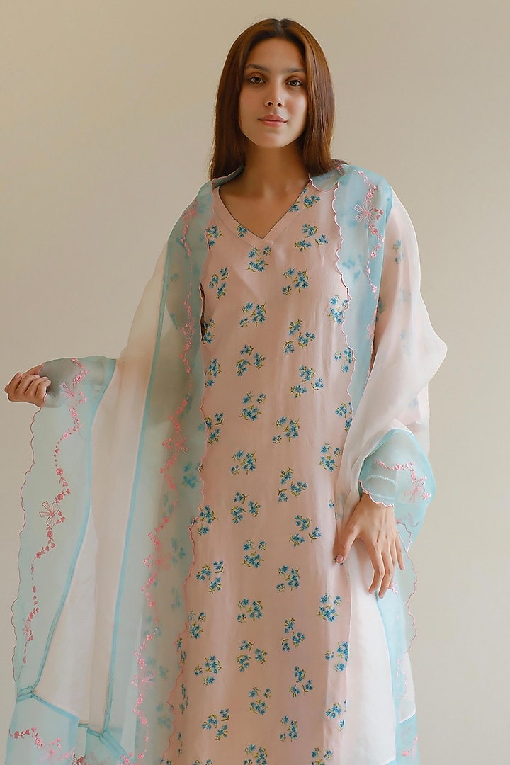 Pink Handspun Malda Silk Floral Printed Kurta Set by Surmaye at Pernia's Pop Up Shop