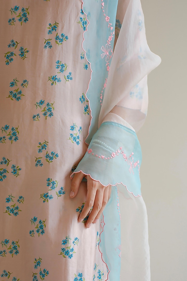 Pink Handspun Malda Silk Floral Printed Kurta Set by Surmaye at Pernia's Pop Up Shop