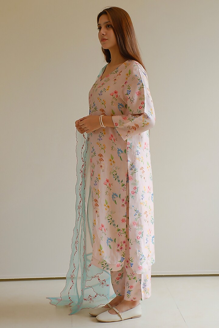 Pink Handspun Malda Silk Hand Painted Kurta Set by Surmaye at Pernia's Pop Up Shop