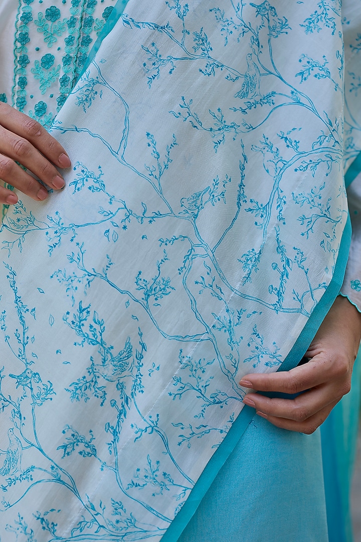 Ocean Blue & Ivory Handwoven Mulberry Silk Ombre Printed Party Wear Saree by Surmaye at Pernia's Pop Up Shop