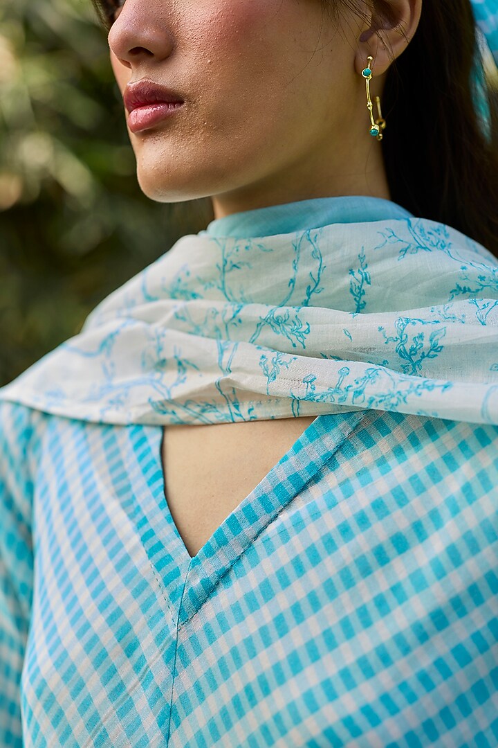 Ocean Blue Chanderi Kurta Set by Surmaye at Pernia's Pop Up Shop