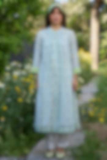 Ivory Chanderi Striped Long Kurta Set by Surmaye at Pernia's Pop Up Shop