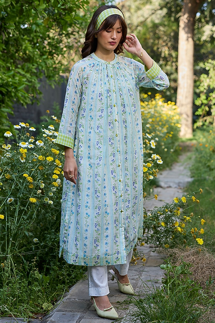 Ivory Chanderi Striped Long Kurta Set by Surmaye at Pernia's Pop Up Shop