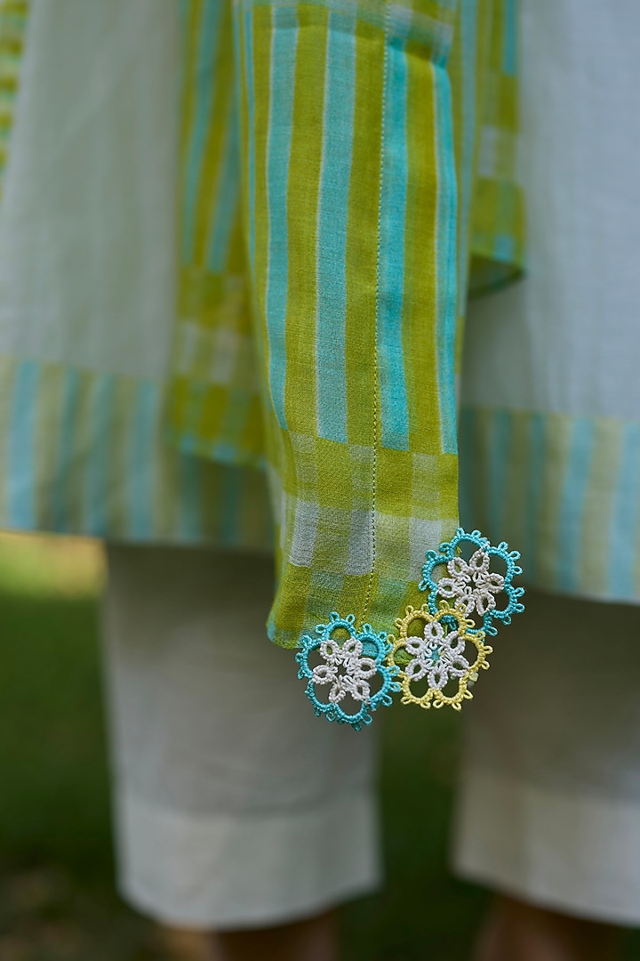 Ivory Chanderi Floral Embroidered Kurta Set by Surmaye at Pernia's Pop Up Shop