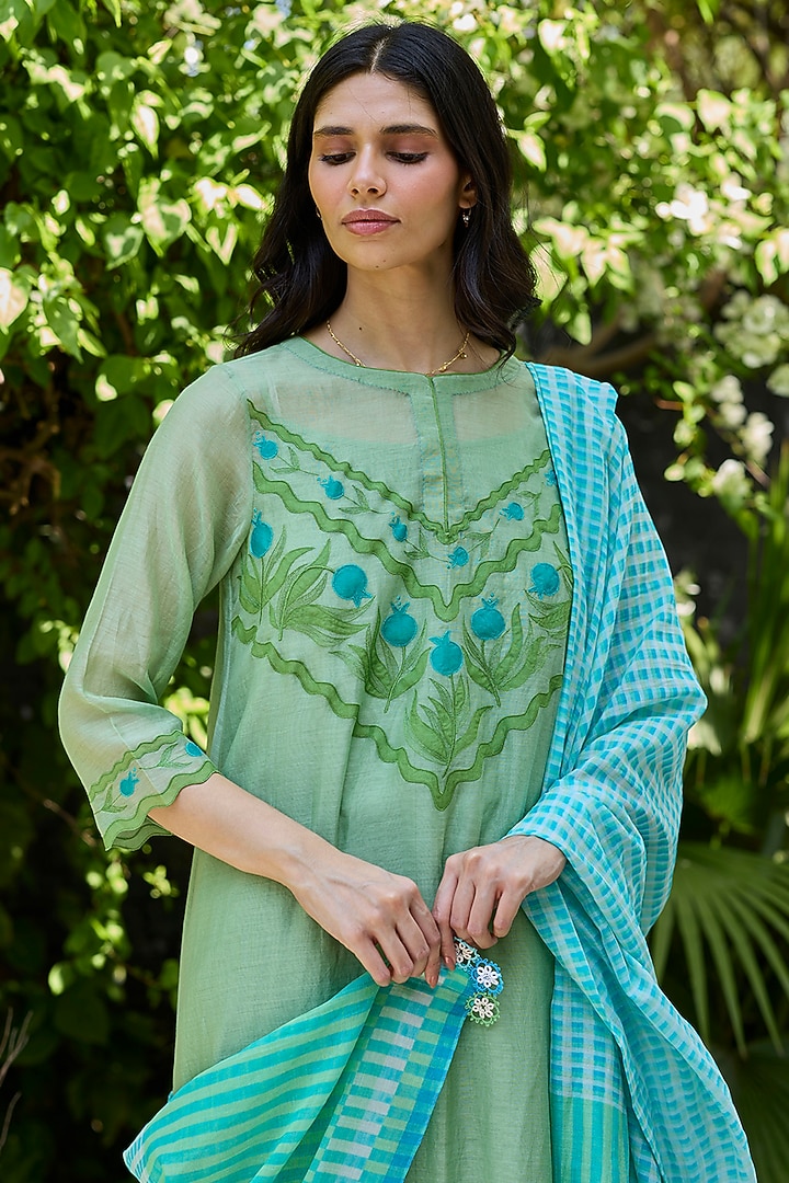 Jade Green Chanderi Applique Embroidered Kurta Set by Surmaye at Pernia's Pop Up Shop
