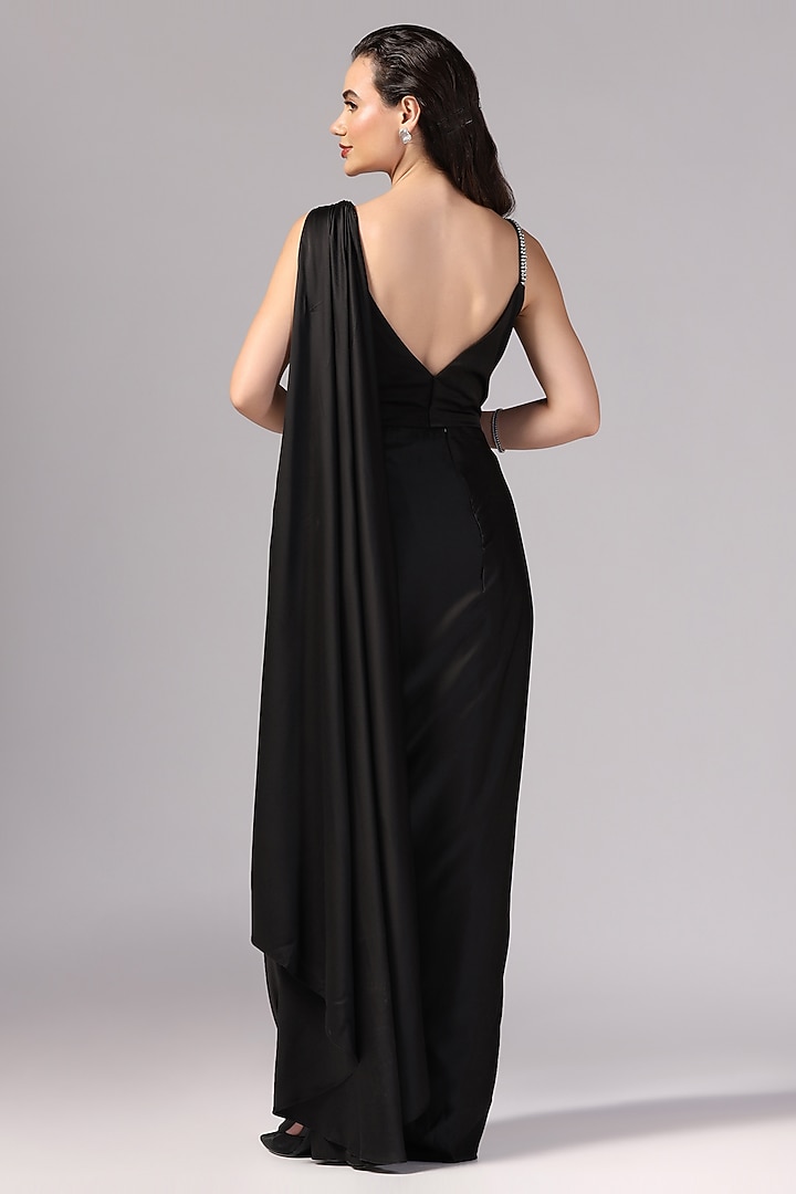 Black Premium Crepe Satin Pre-Draped Party Wear Saree Set by Sunanta Madaan at Pernia's Pop Up Shop