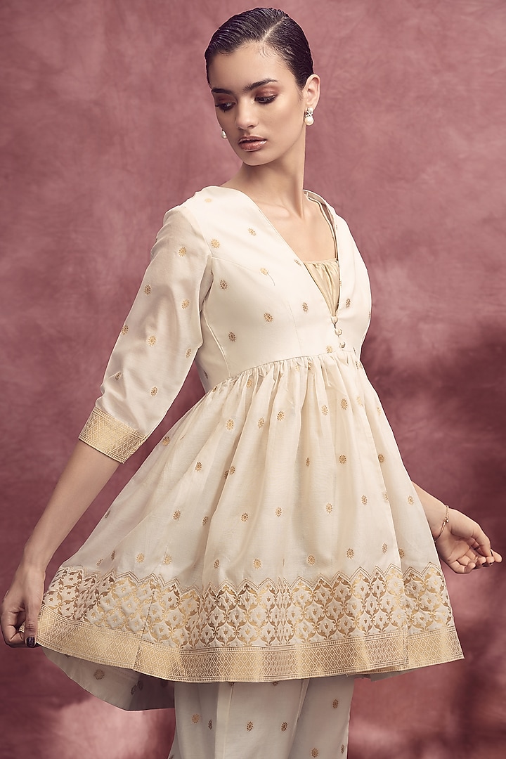 Off-White Banarasi Jacket Set by Suhino at Pernia's Pop Up Shop