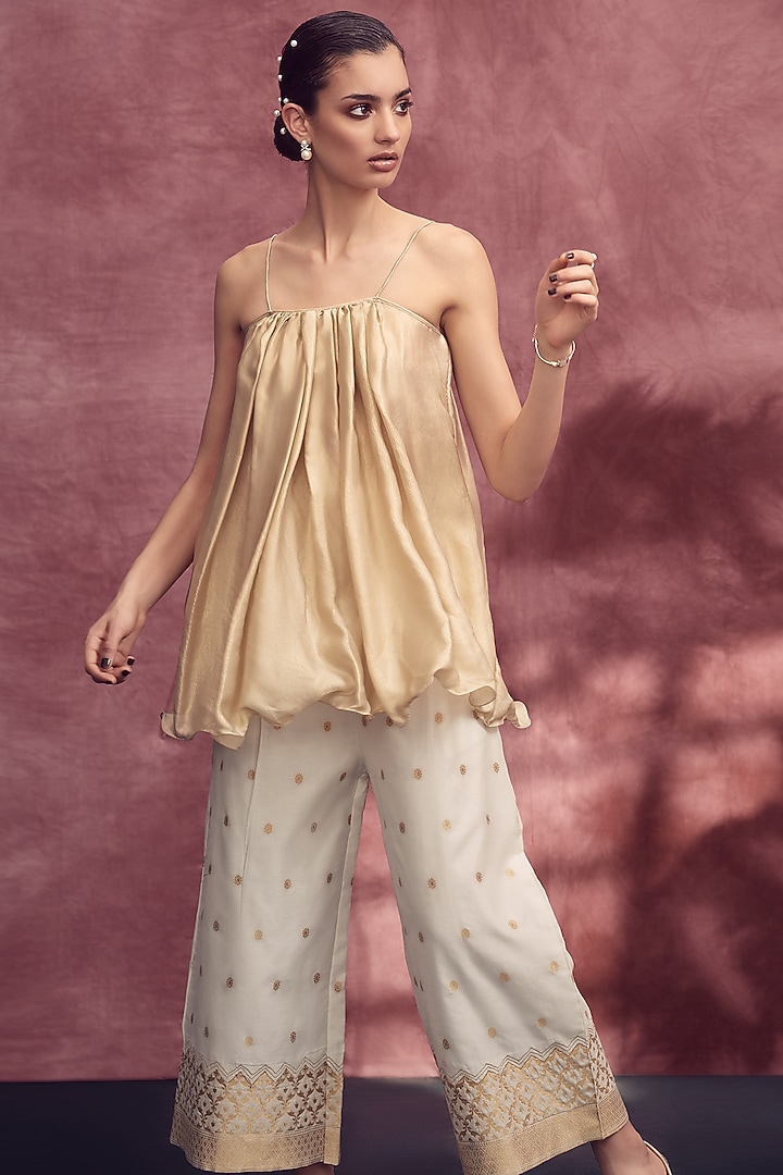 Off-White Banarasi Jacket Set by Suhino at Pernia's Pop Up Shop