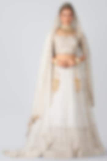 Off-White Raw Silk Hand Embroidered Bridal Bridal Lehenga Set by Suruchi Parakh at Pernia's Pop Up Shop