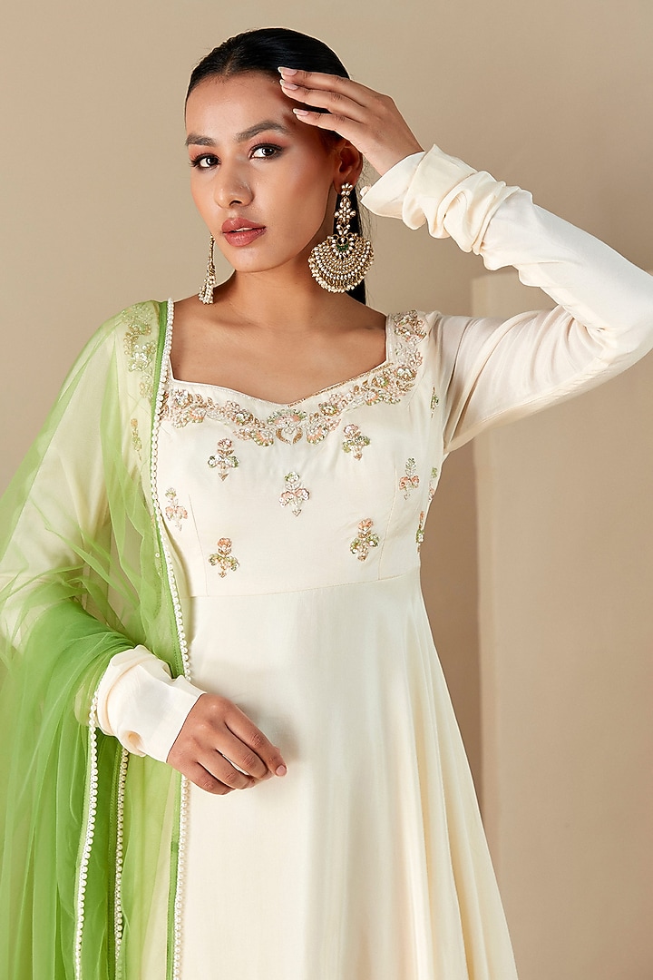 Off-White & Green Ombre Crepe Silk Hand Embroidered Wedding Anarkali Set by Suruchi Parakh at Pernia's Pop Up Shop