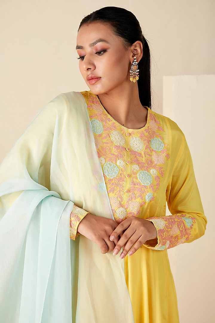 Yellow Crepe Silk Thread Embroidered Wedding Anarkali Set by Suruchi Parakh at Pernia's Pop Up Shop