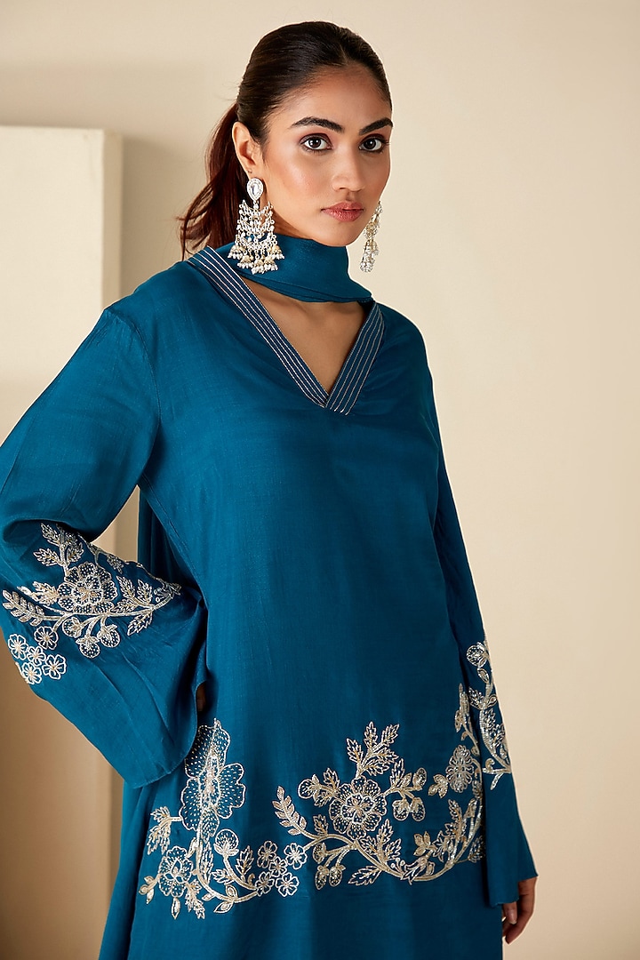 Teal Blue Crepe Silk Handwork Kurta Set by Suruchi Parakh at Pernia's Pop Up Shop
