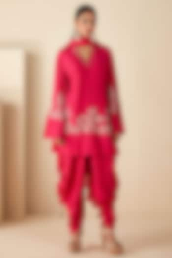 Pink Crepe Silk Handwork Kurta Set by Suruchi Parakh at Pernia's Pop Up Shop