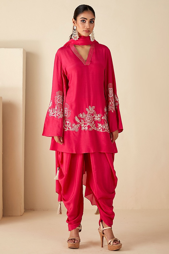 Pink Crepe Silk Handwork Kurta Set by Suruchi Parakh at Pernia's Pop Up Shop