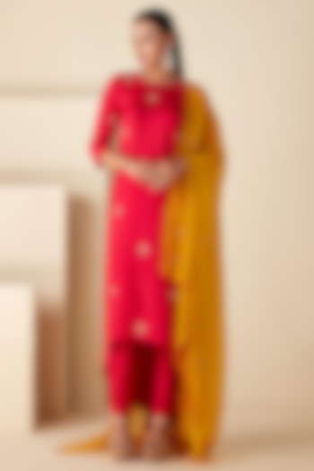 Red Crepe Silk Hand Embroidered Kurta Set by Suruchi Parakh at Pernia's Pop Up Shop