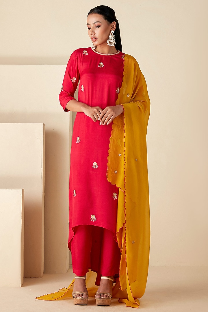 Red Crepe Silk Hand Embroidered Kurta Set by Suruchi Parakh at Pernia's Pop Up Shop
