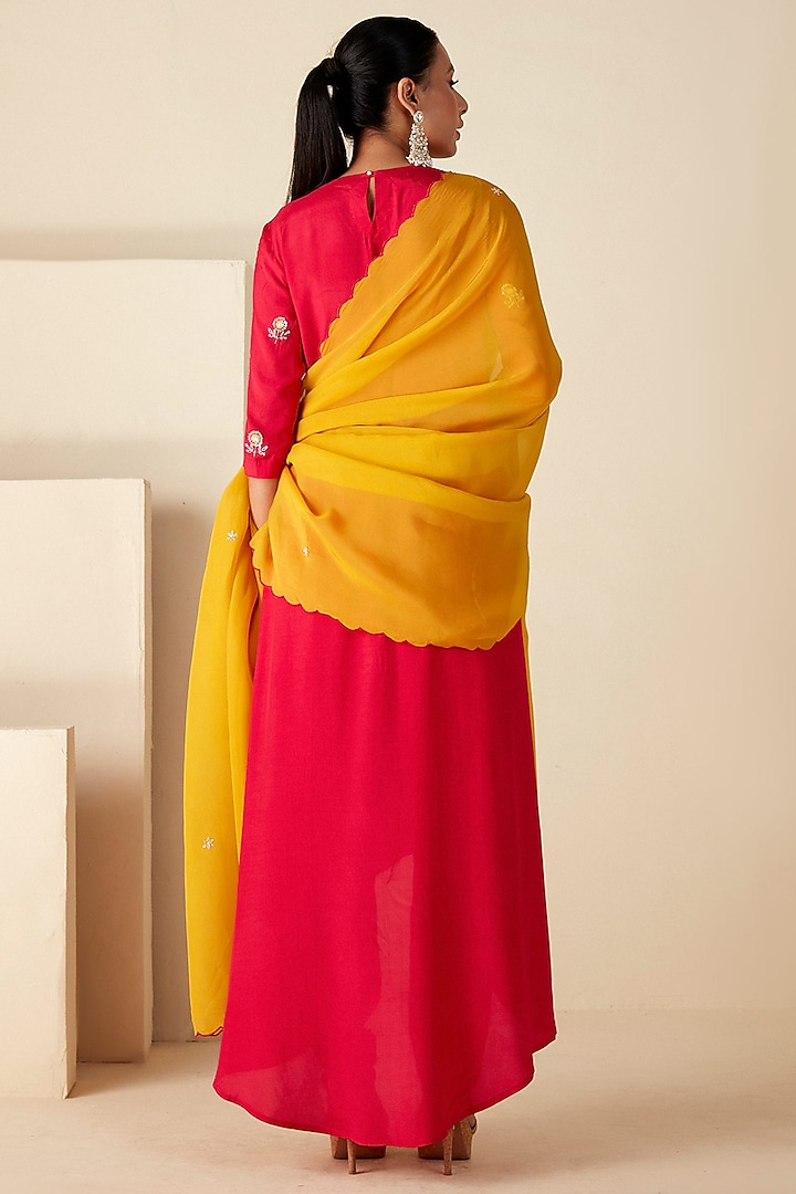 Red Crepe Silk Hand Embroidered Kurta Set by Suruchi Parakh at Pernia's Pop Up Shop