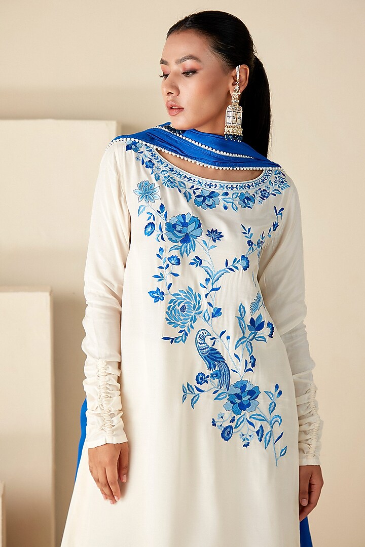 Off-White & Blue Crepe Silk Thread Work Kurta Set by Suruchi Parakh at Pernia's Pop Up Shop